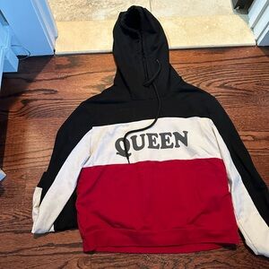 SHEIN sweater QUEEN BAND